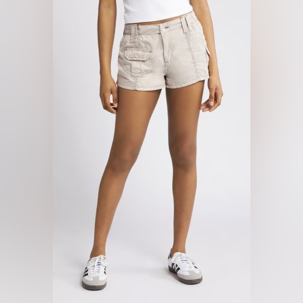 BDG Y2K Low Rise Cotton Poplin Cargo Shorts Beige Women’s XL